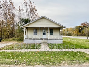 Building Photo - 1136 King St