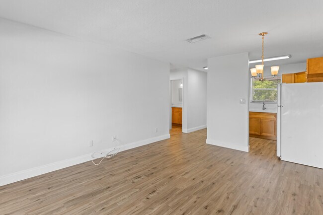 Building Photo - 493 NW 43rd St