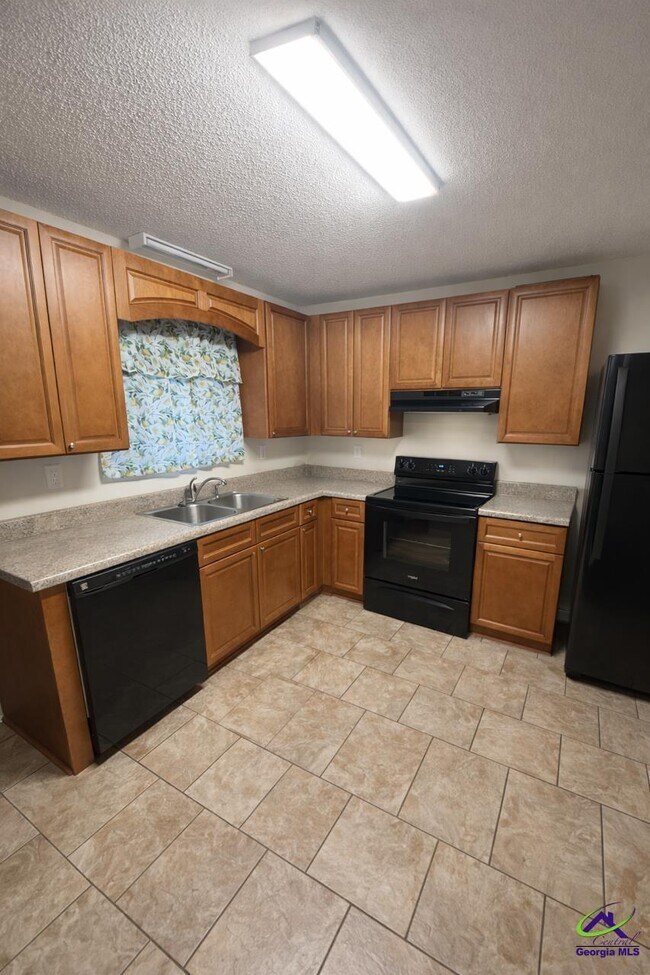 Building Photo - 646 Gawin Dr