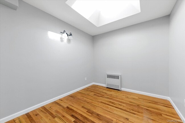 Building Photo - 638 E 84th St