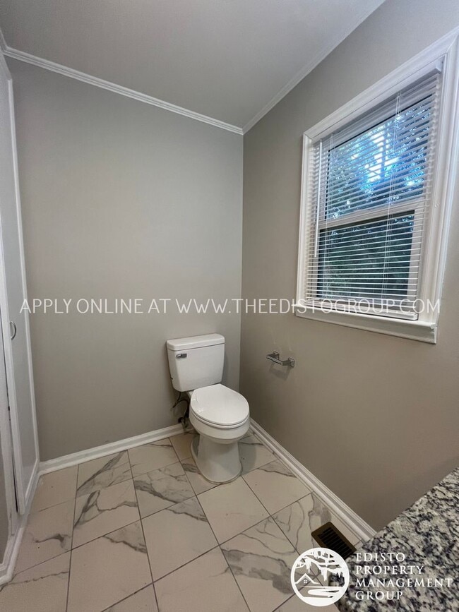 Building Photo - Renovated 3-Bedroom, 2-Bathroom Home with ...