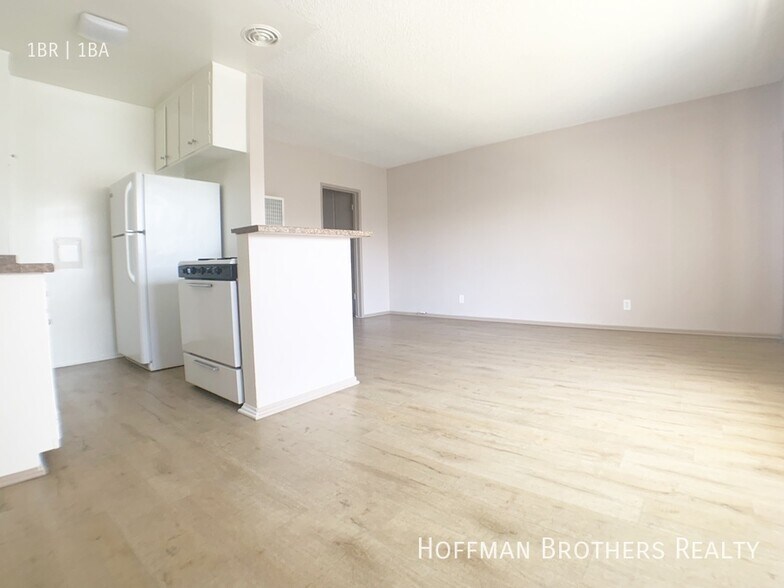 Building Photo - 12620 Caswell Ave