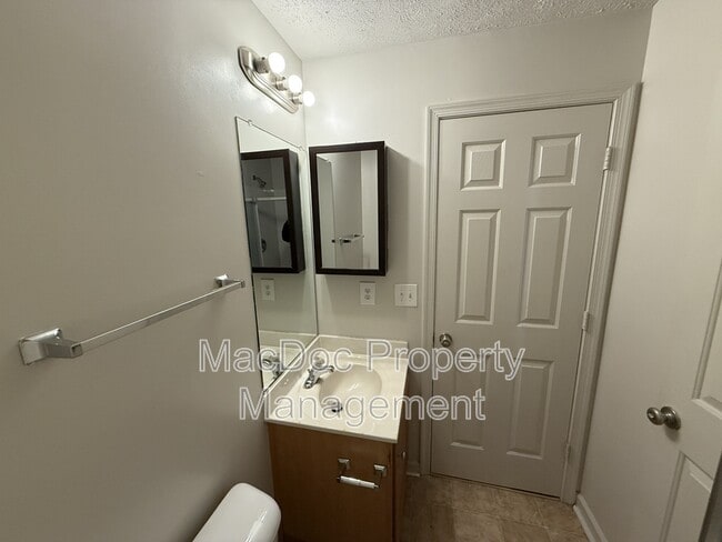 Building Photo - 4249 Normandy Ct