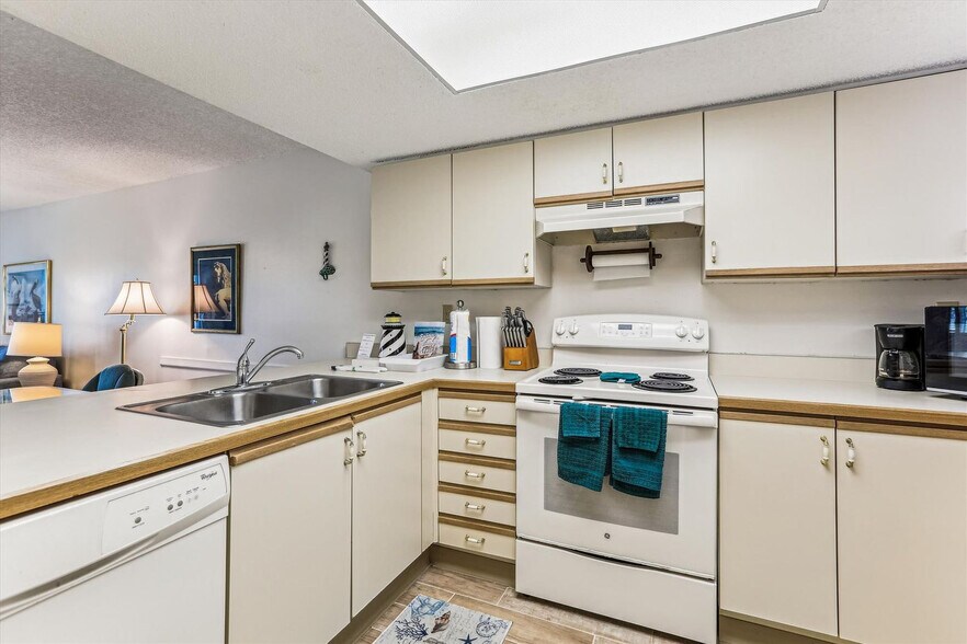 Building Photo - 4250 A1A S