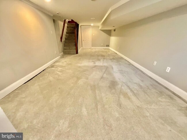 Building Photo - 132 S Potomac St