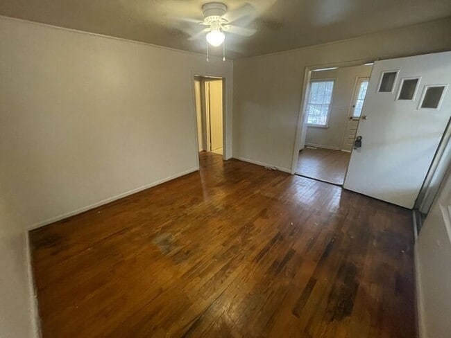 Building Photo - 429 Rose Ln