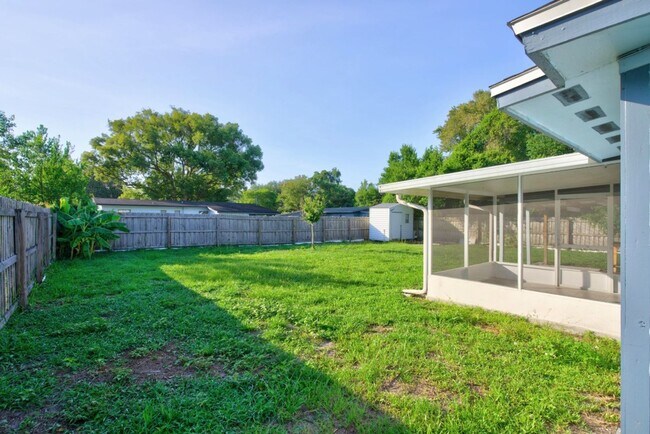 Building Photo - Cute 3/2 home in Orange Park