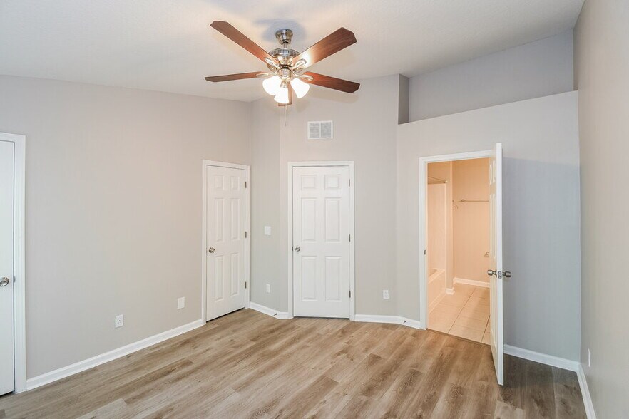 Building Photo - 3587 Lone Tree Ln
