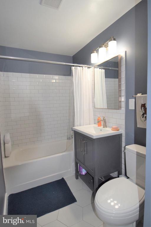 Building Photo - 8811 Badger Dr