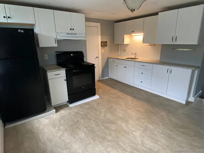 Building Photo - 174 S Main St