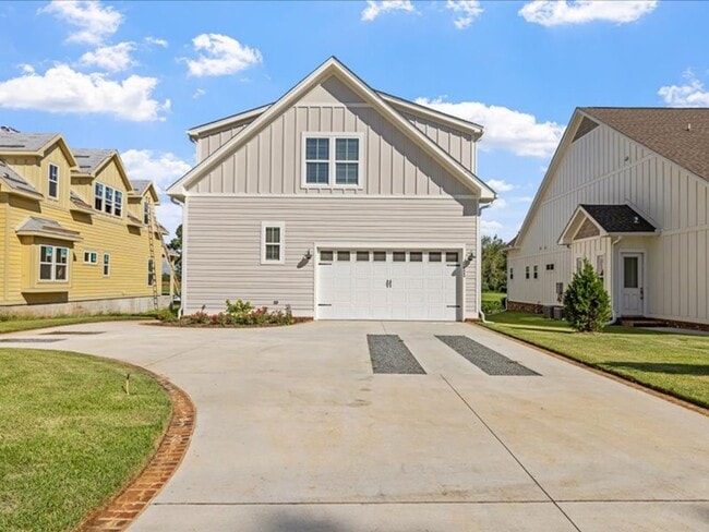 Building Photo - A great place to stay that is a nice and c...