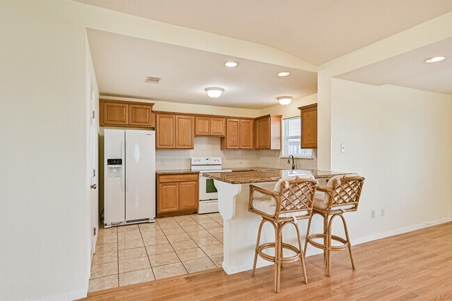 Building Photo - 7706 Channelview Dr