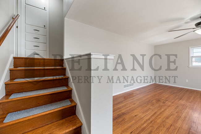 Building Photo - 1440 Community Dr