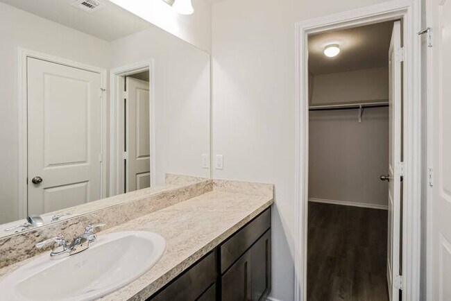 Building Photo - 3711 Somers Crest