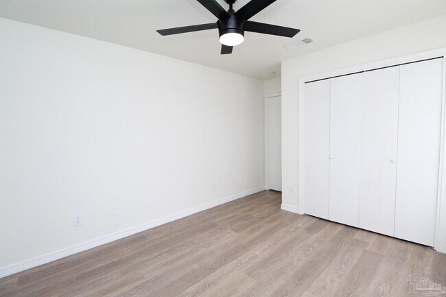 Building Photo - 174 Emmons Ln