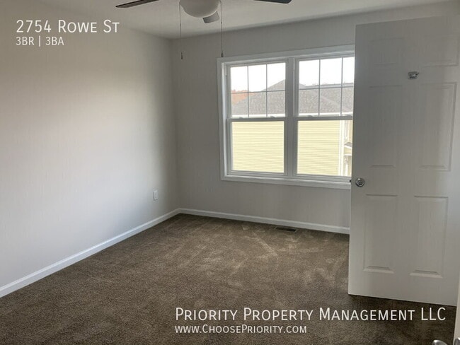 Building Photo - 2754 Rowe St