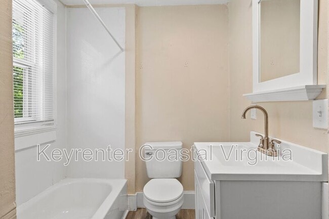 Building Photo - 2828 Tidewater Dr