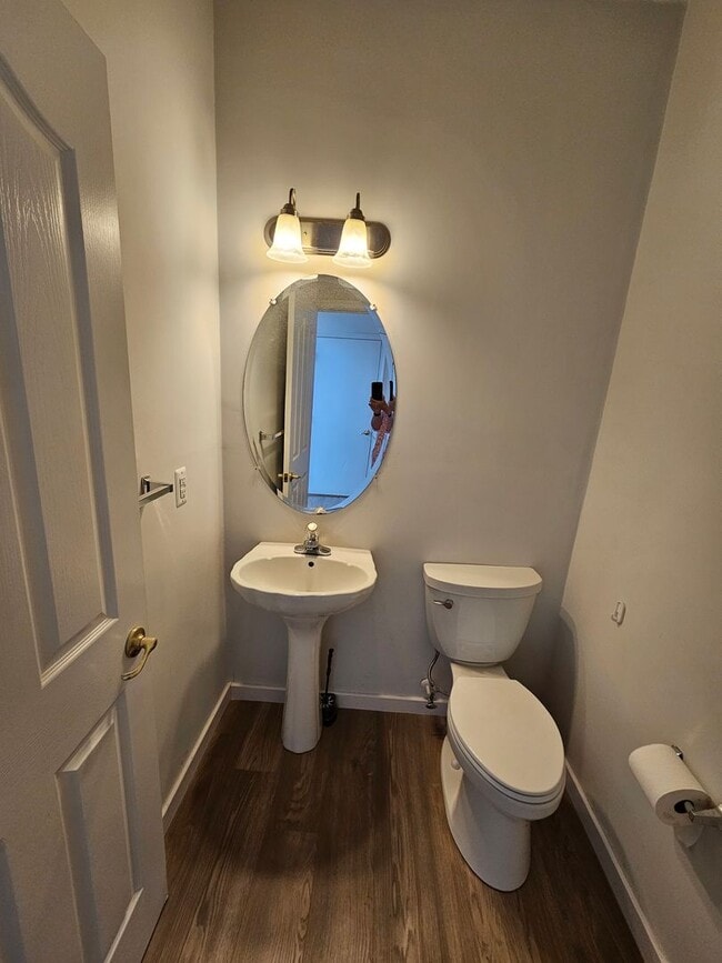 Building Photo - Newly Renovated Two-Story 4BR/2.5BA Home -...