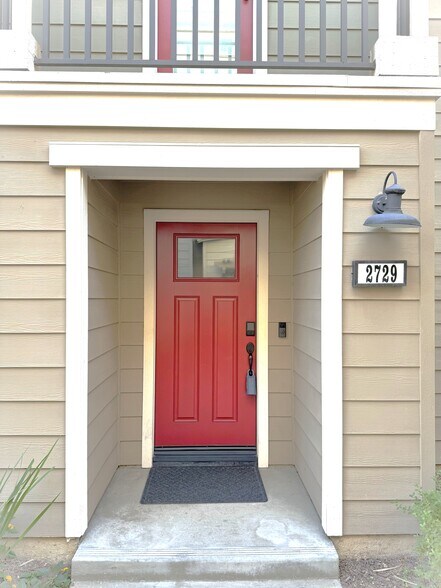 Front door/exterior - 2729 Sunrise Way
