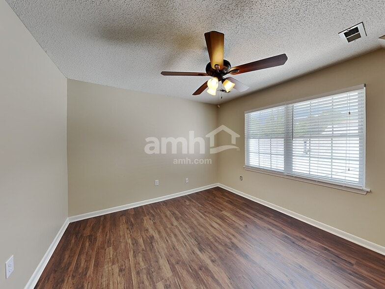 Building Photo - 1564 Cambridge Heights Pl NW