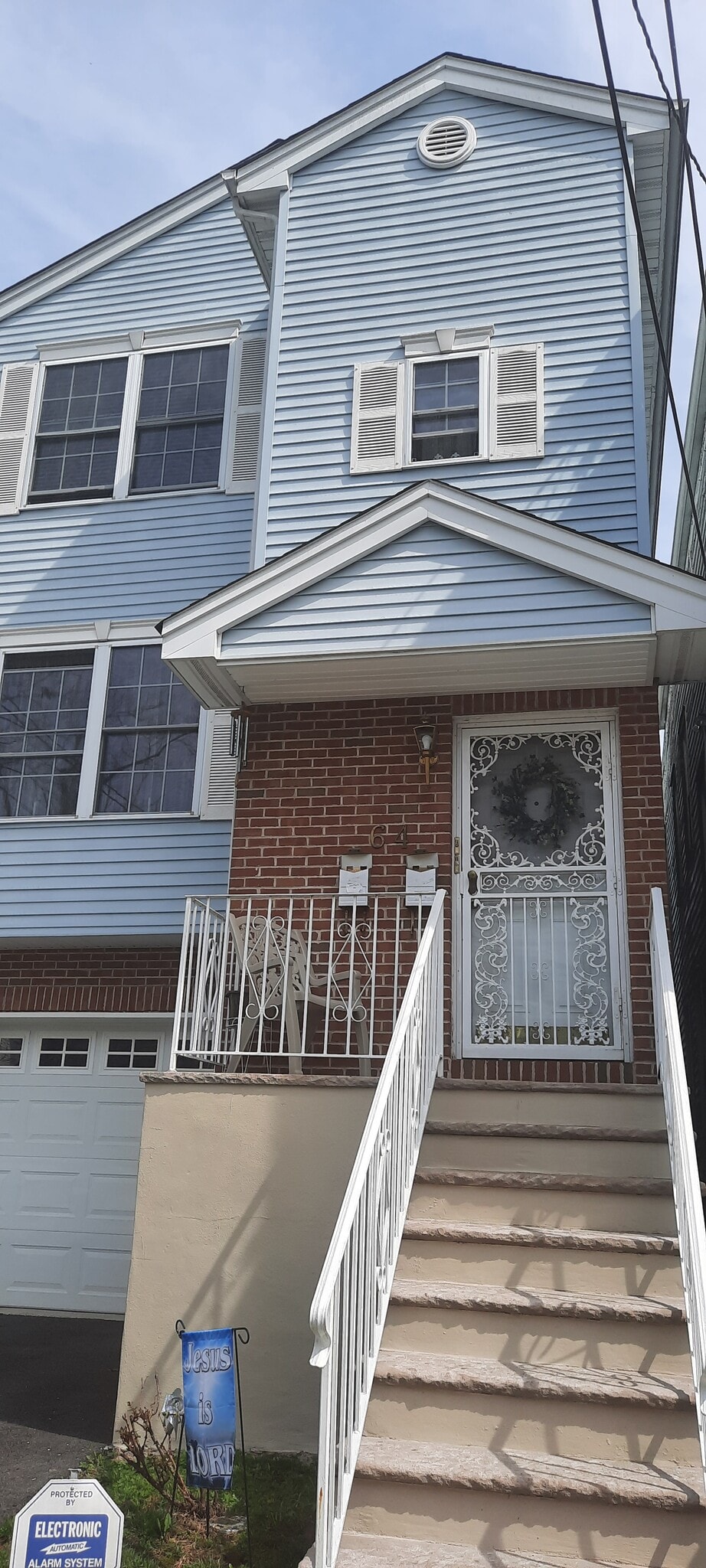 Building Photo - 64 Isabella Ave