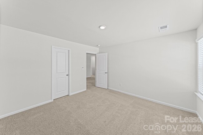 Building Photo - 204 Calvin Crk Dr