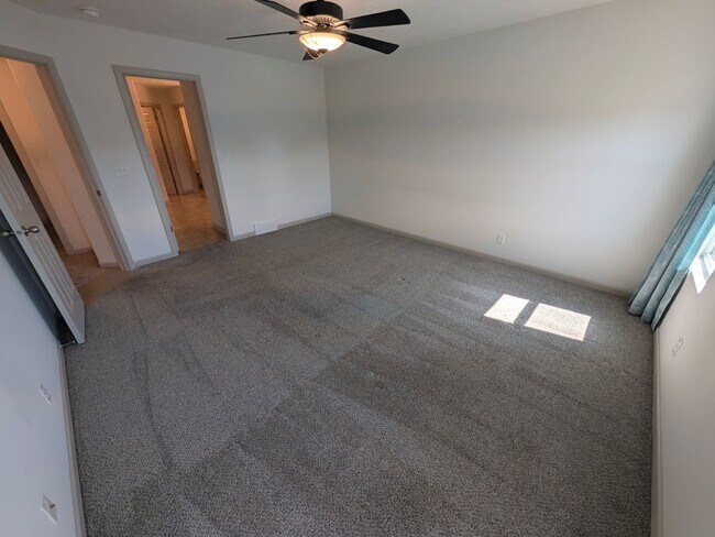 Building Photo - 5011 Clearwater Dr