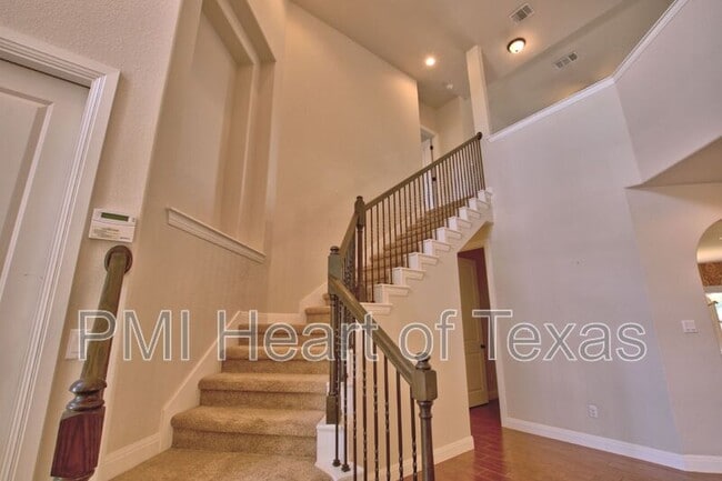 Building Photo - 1703 Elkins Ln