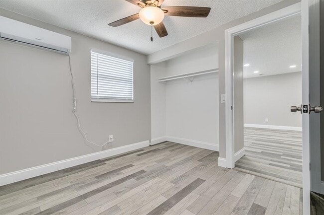 Building Photo - 13496 W Rena Dr