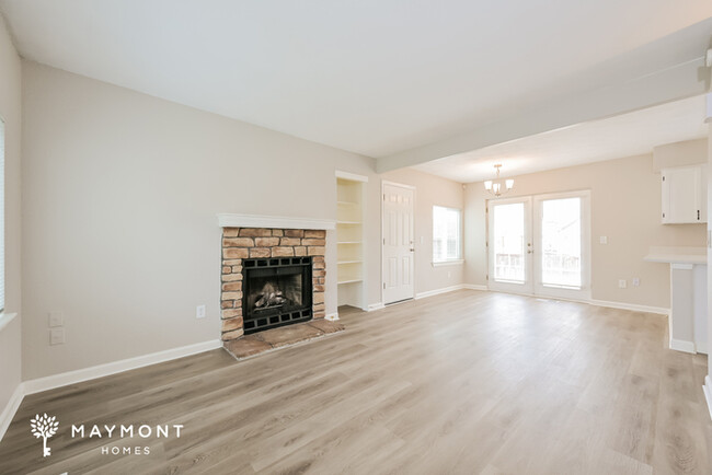Building Photo - Charming Home