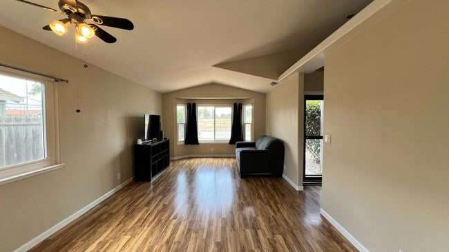 Building Photo - 2170 Cerra Vista Dr