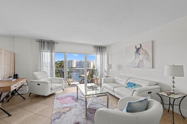 Building Photo - 140 NE 28th Ave