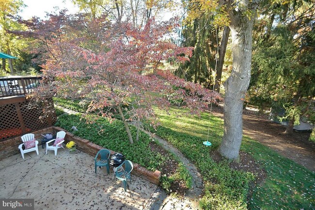 Building Photo - 610 John Marshall Dr NE