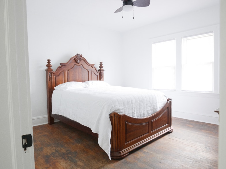 Building Photo - 2580 E 127th St