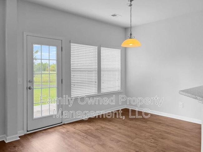 Building Photo - 209 Firewheel Ct