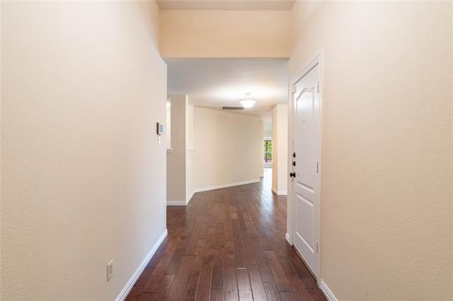 Building Photo - 2105 Sumac Dr