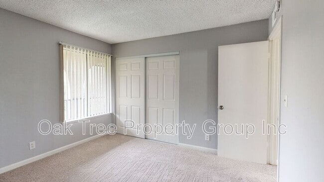 Building Photo - 1922 Cordoba St