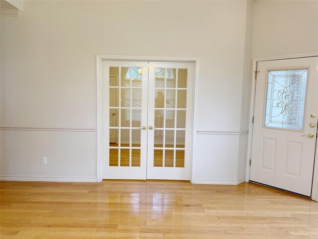 Building Photo - 2608 Stenson Dr
