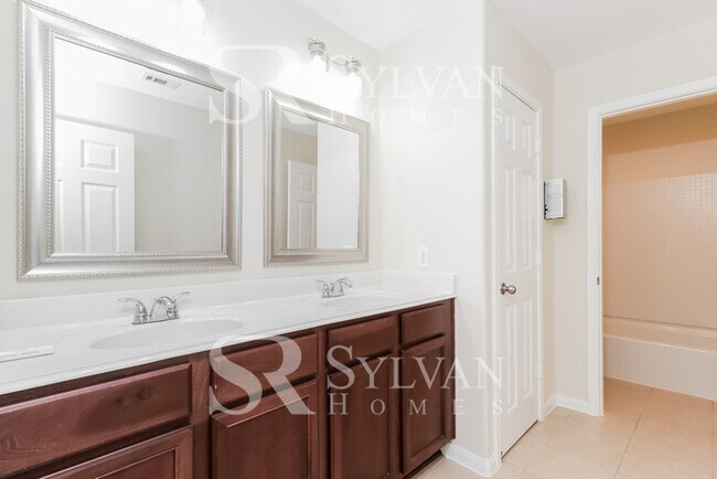 Building Photo - At Last, This Is What You Have Been Searching For!