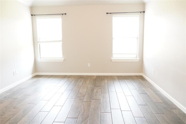 Building Photo - 5500 Carmel Crk Dr
