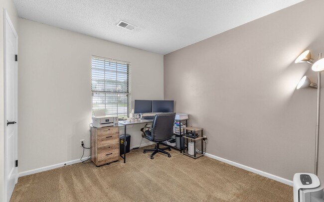 Building Photo - 3 Bedroom Ranch