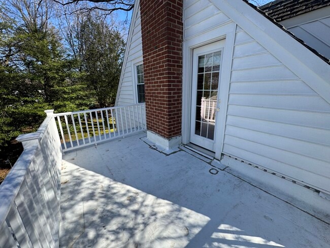 Building Photo - 5009 E Seminary Ave