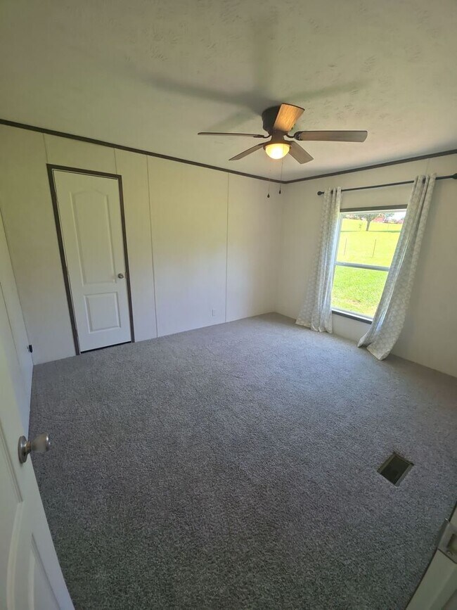Building Photo - Spacious 4-Bedroom Home on 1 Acre in Peaceful Rickman Setting