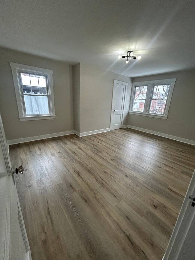 Building Photo - 746 McDonald St