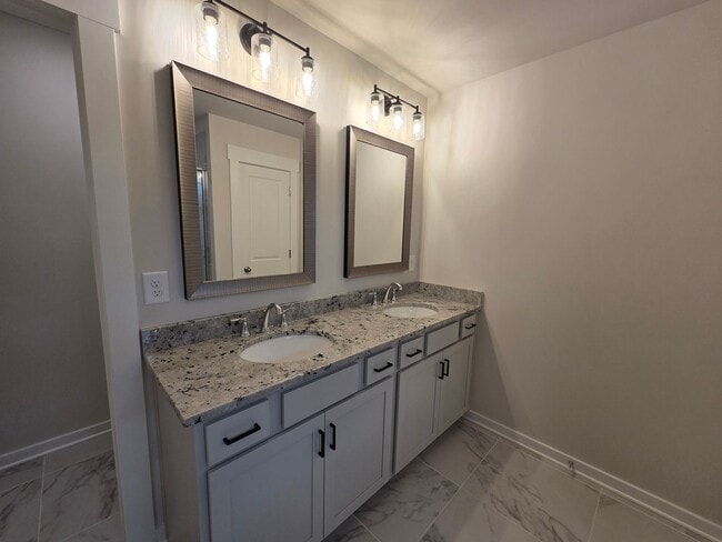 Building Photo - Spacious 4-Bedroom New Build in Ooltewah!