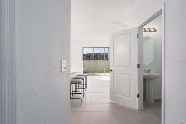 Building Photo - 6345 Willowside St