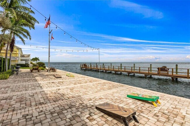 Building Photo - 3873 Pompano Dr SE