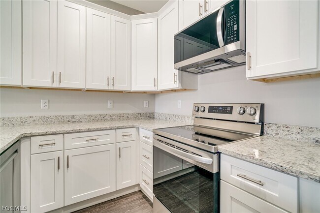 Building Photo - 809 Agnes Ave