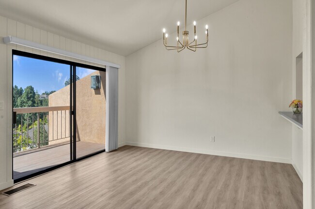 Building Photo - 2579 Caminito Muirfield