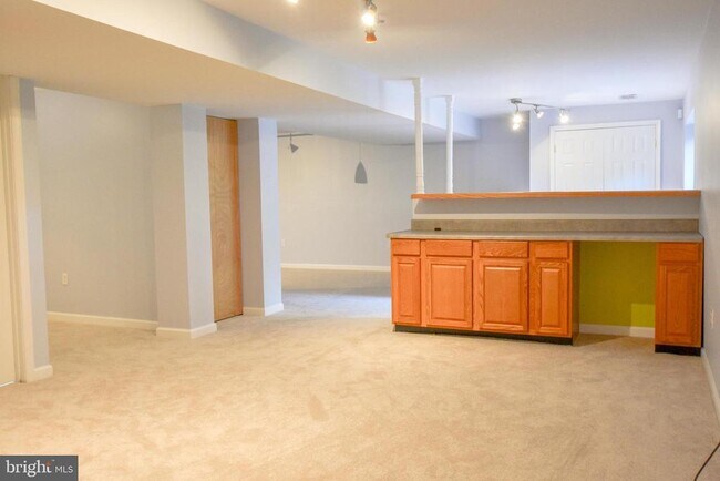 Building Photo - 42271 Bird Haven Dr